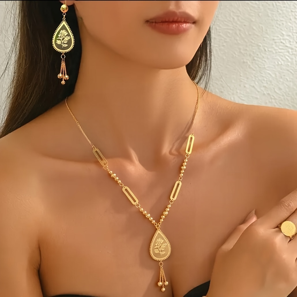 Minimalist Golden Jewelry Set for Middle Eastern Brides